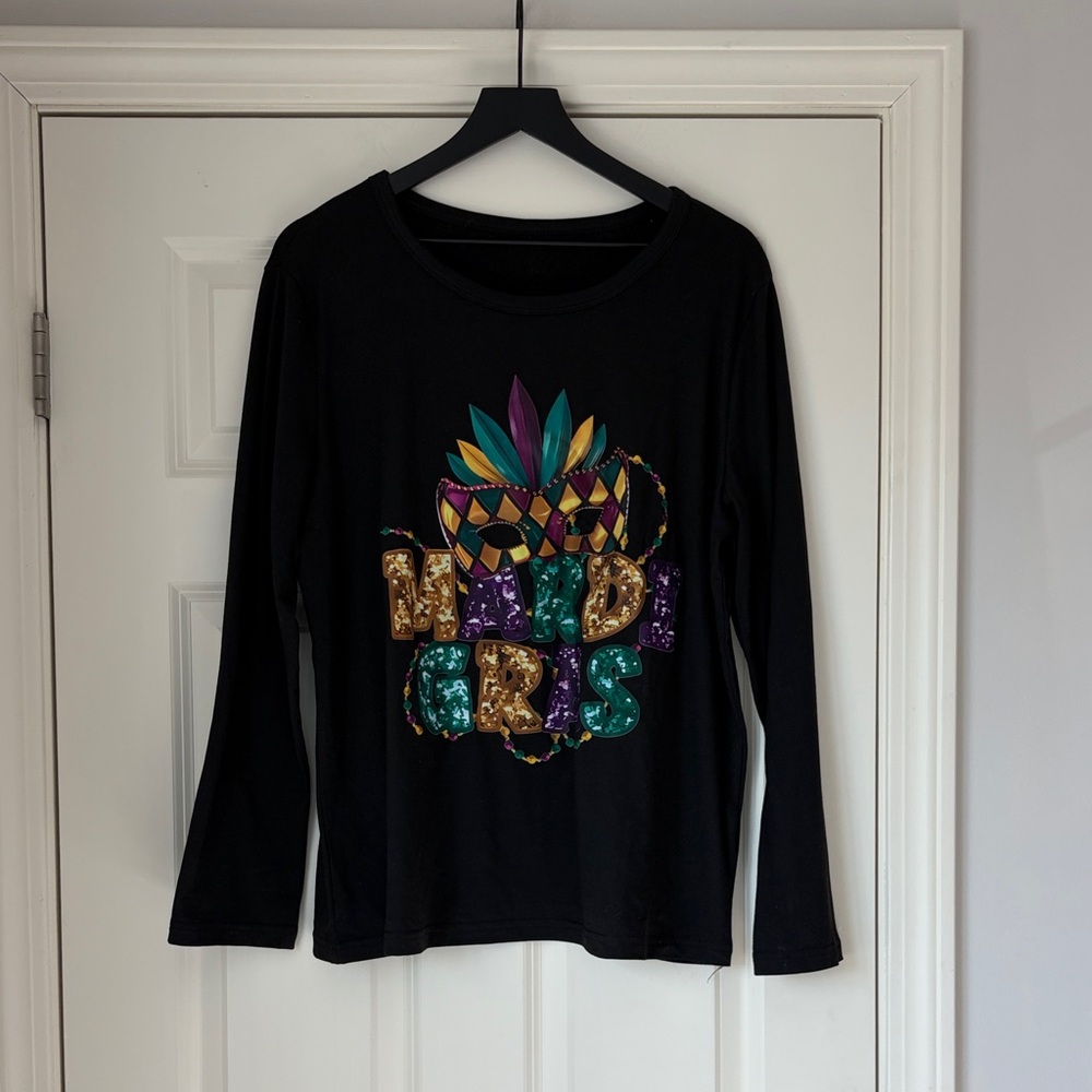 NWOT Black Mardi Gras Sequin Mask Long Sleeve Top